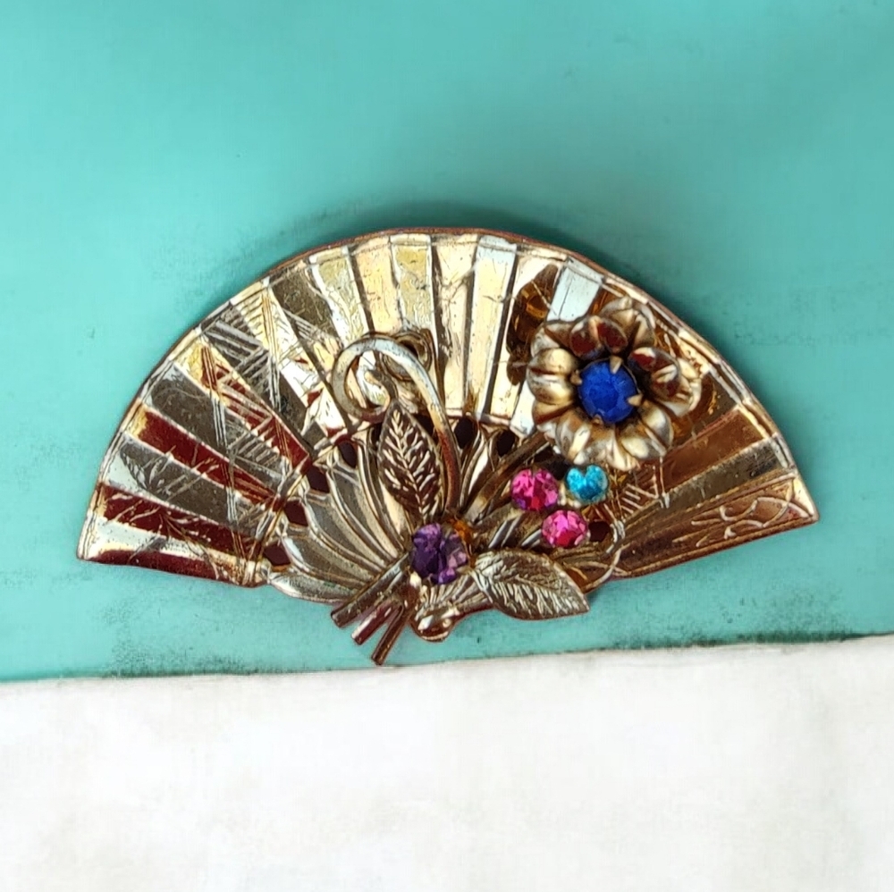 🪭 Vintage Floral Fan Brooch